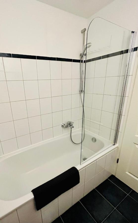 Aycatcherhomes - Top Lage I 4 Personen I 2 Schlafzimmer I Zentral I Altstadt Marburg I Naehe Fluss Lahn I Wlan I Apartment Sirius Luaran gambar